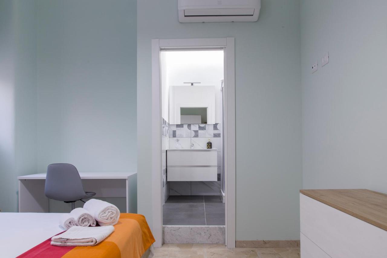 Lotus Of Etna Apartment Catania Bagian luar foto