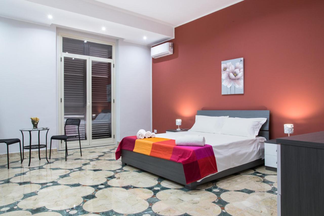 Lotus Of Etna Apartment Catania Bagian luar foto
