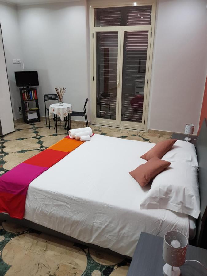 Lotus Of Etna Apartment Catania Bagian luar foto