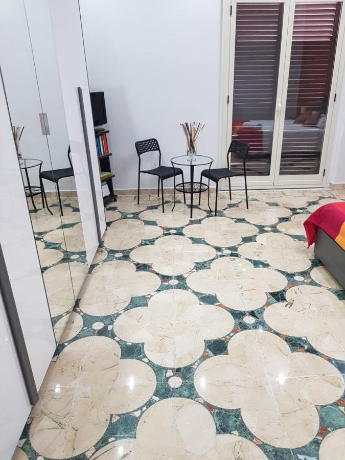 Lotus Of Etna Apartment Catania Bagian luar foto
